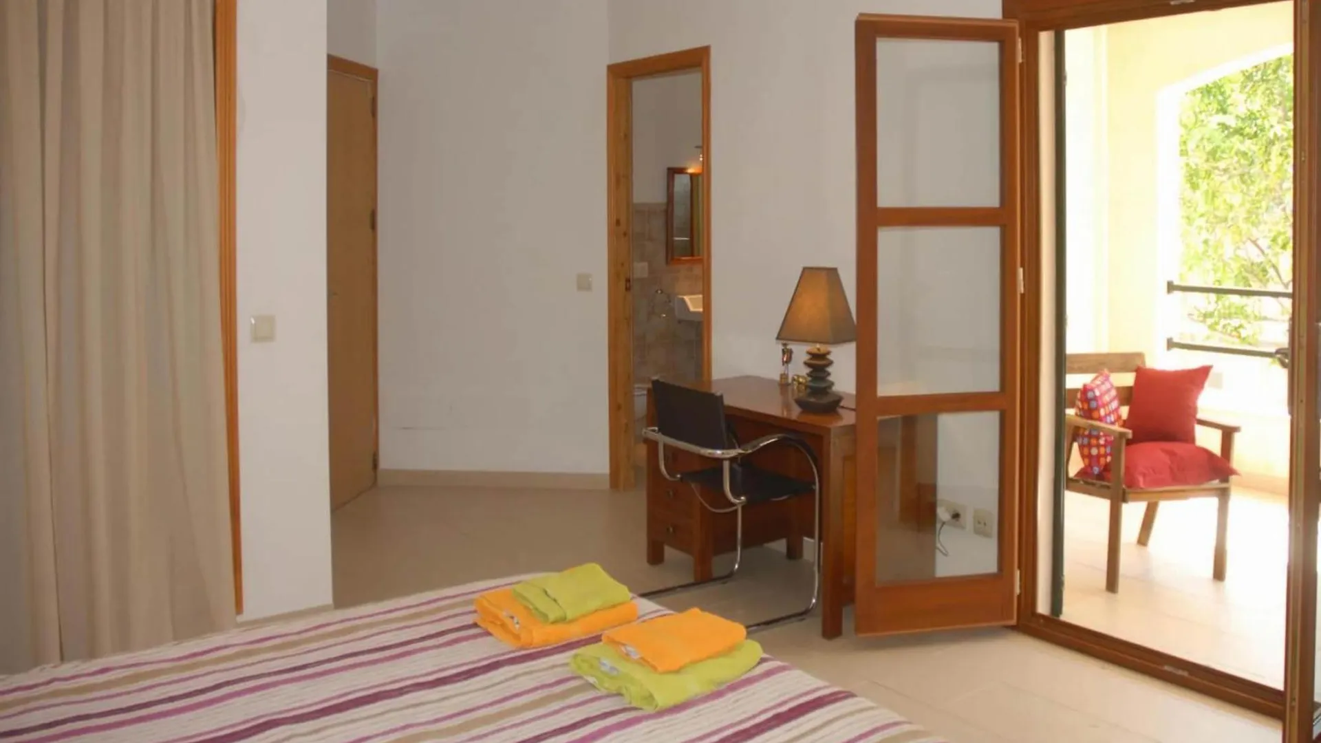 Typical Majorcan House In Illot S'Illot  İspanya